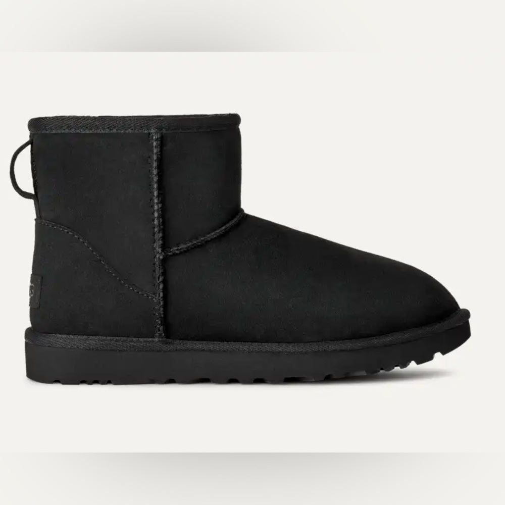 UGG Classic Mini II